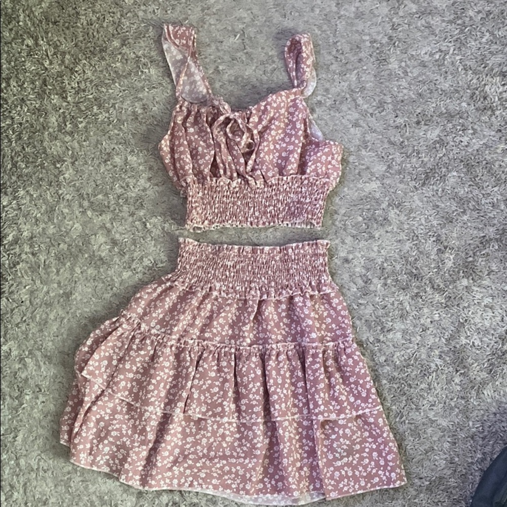 Pink and white floral skirt set